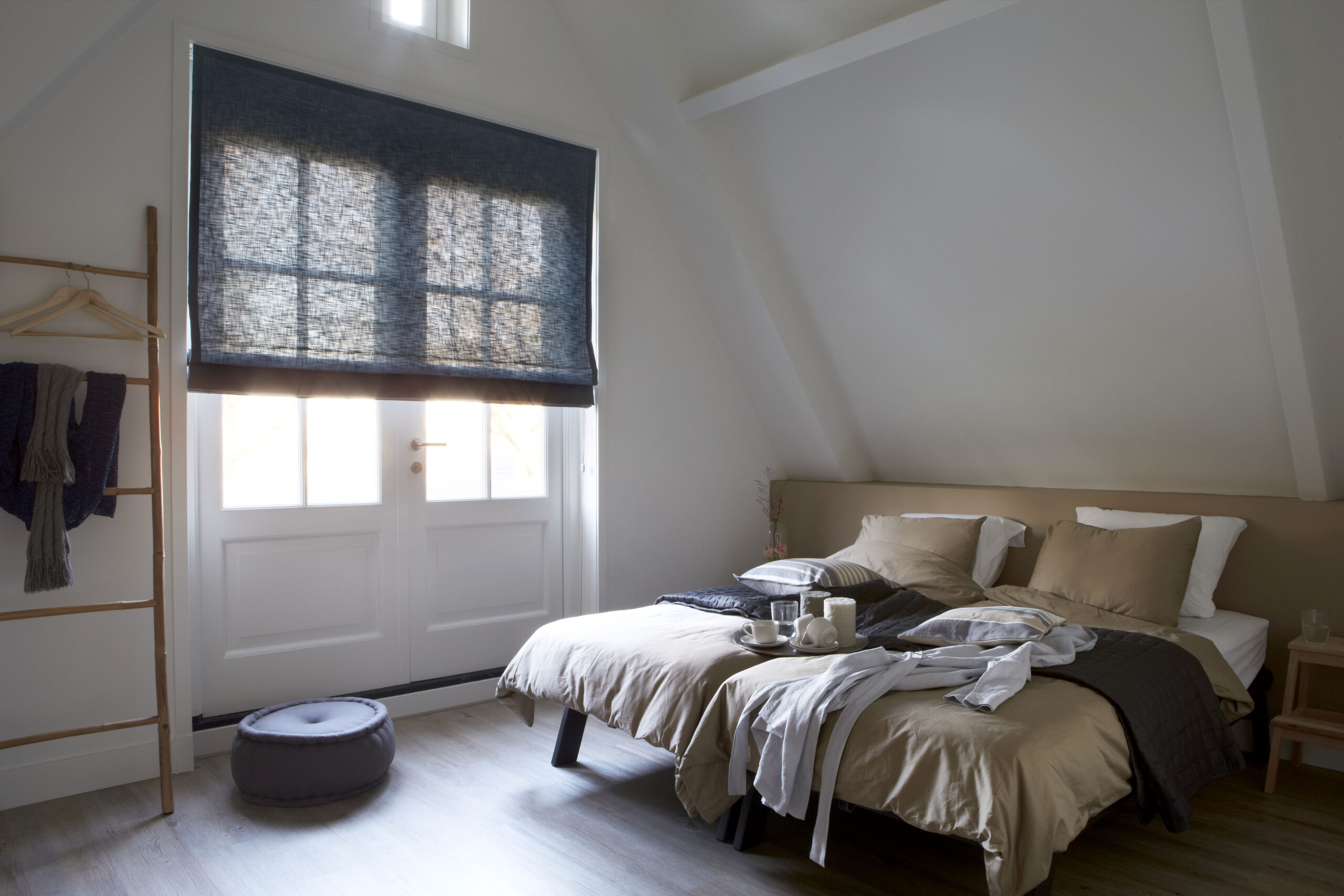 VLEUGELVLOEREN_BECE_RAAMDECORATIE_VOUWGORDIJNEN_SFEER_7584