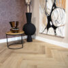 Plak PVC visgraat vloer op ondergrond met vloerverwarming